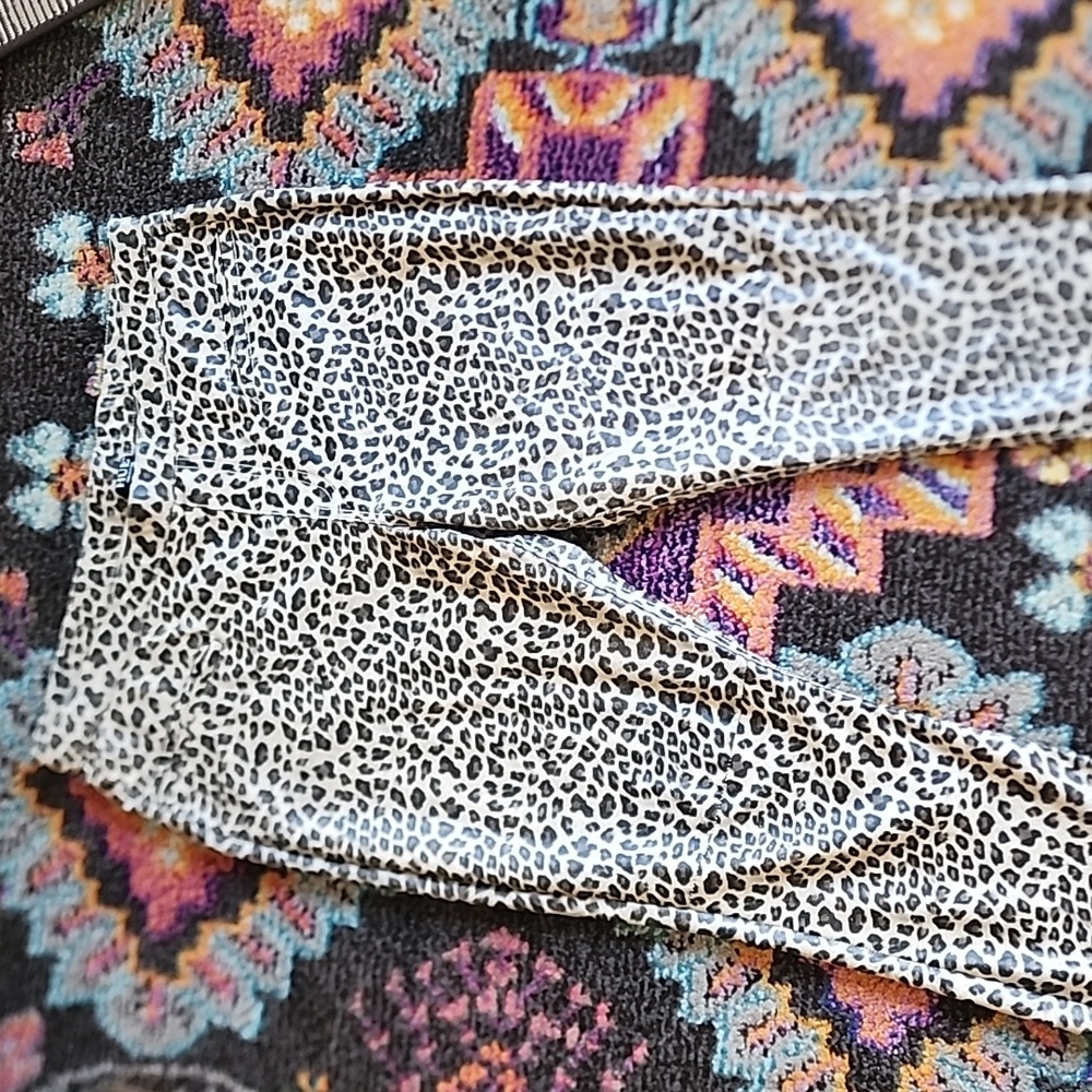 Leopard leggings/pants size Medium